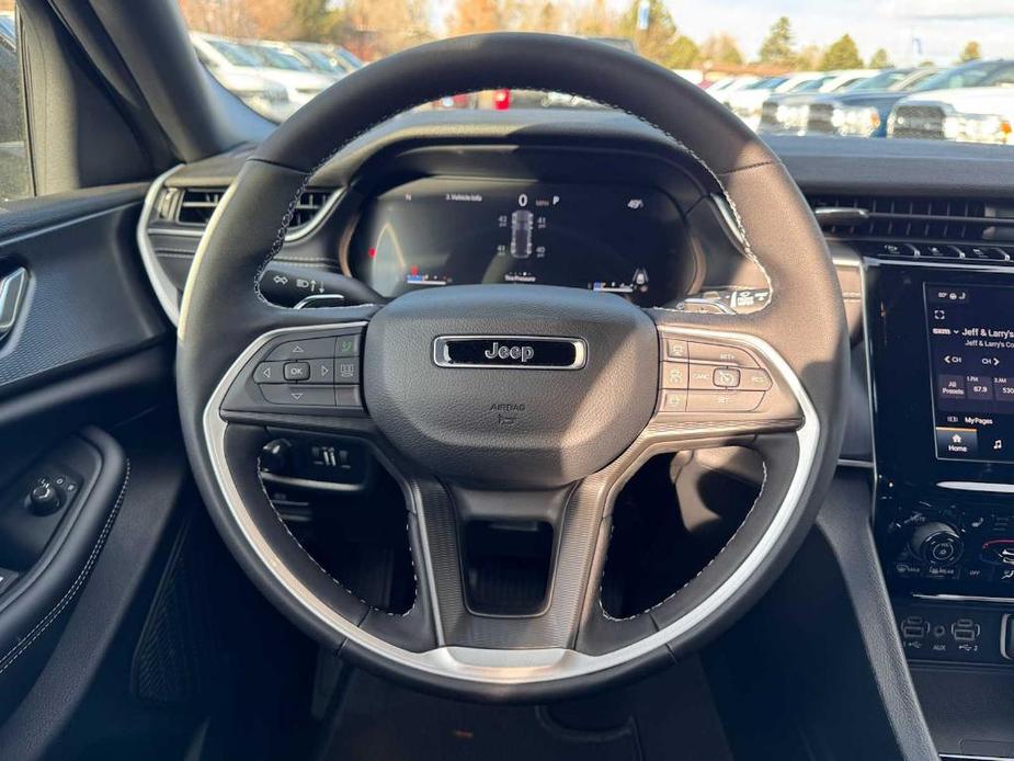 new 2025 Jeep Grand Cherokee car, priced at $42,011