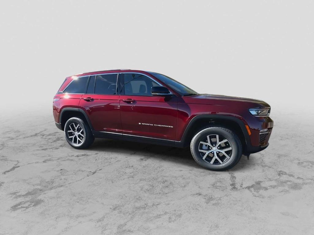 new 2025 Jeep Grand Cherokee car, priced at $45,245