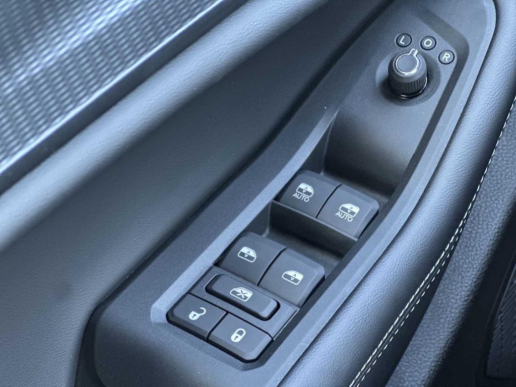 new 2025 Jeep Grand Cherokee car, priced at $35,321