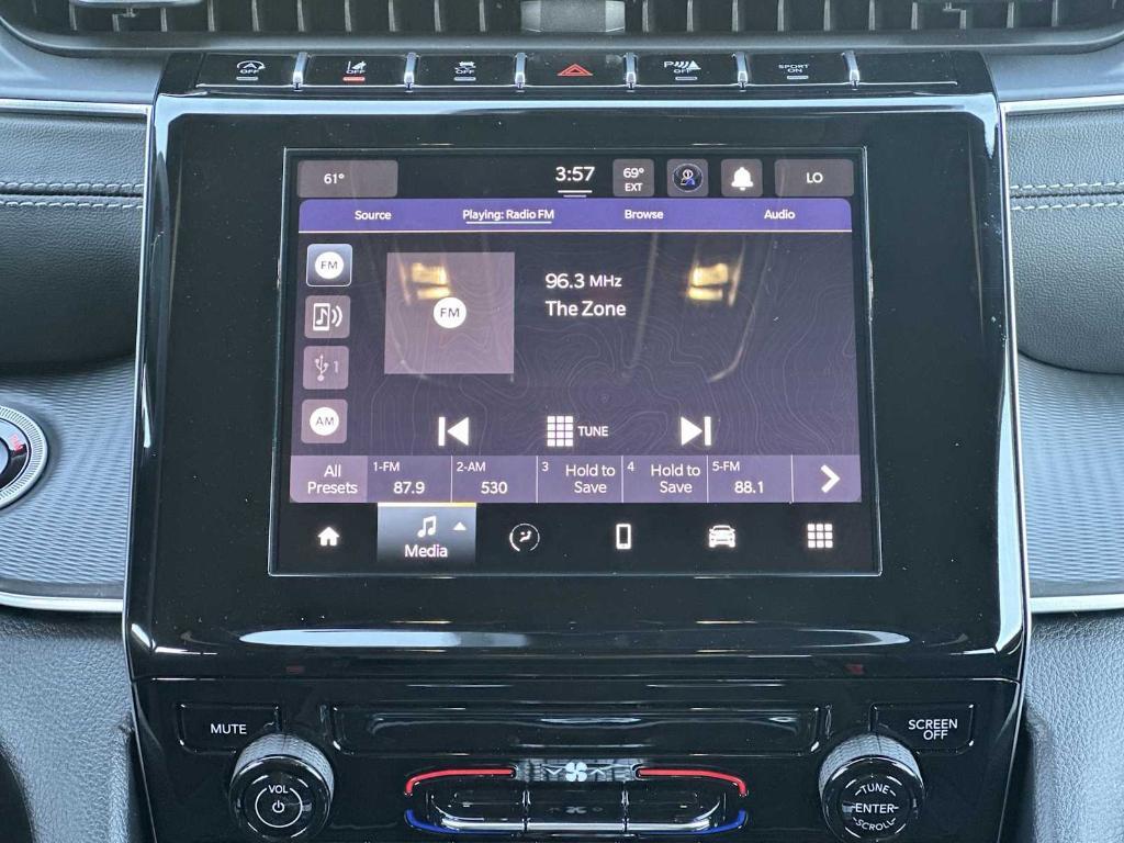 new 2025 Jeep Grand Cherokee car, priced at $35,321