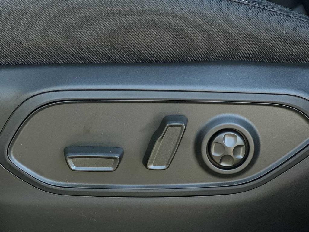 new 2025 Jeep Grand Cherokee car, priced at $35,321