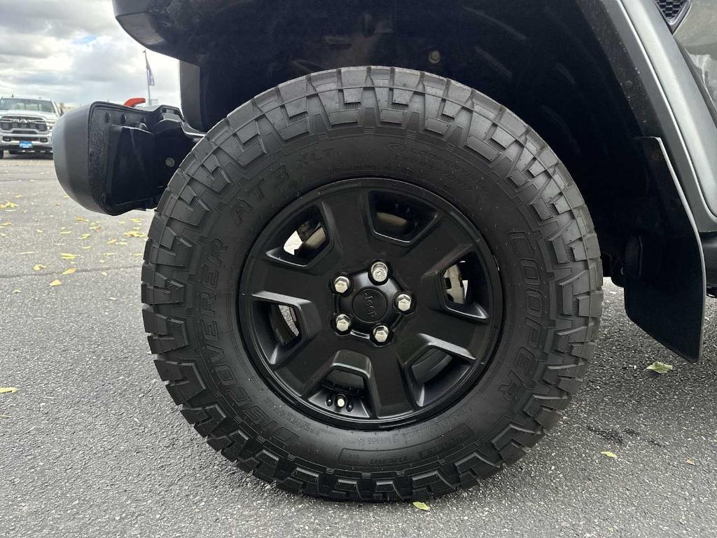 used 2021 Jeep Gladiator car, priced at $38,991