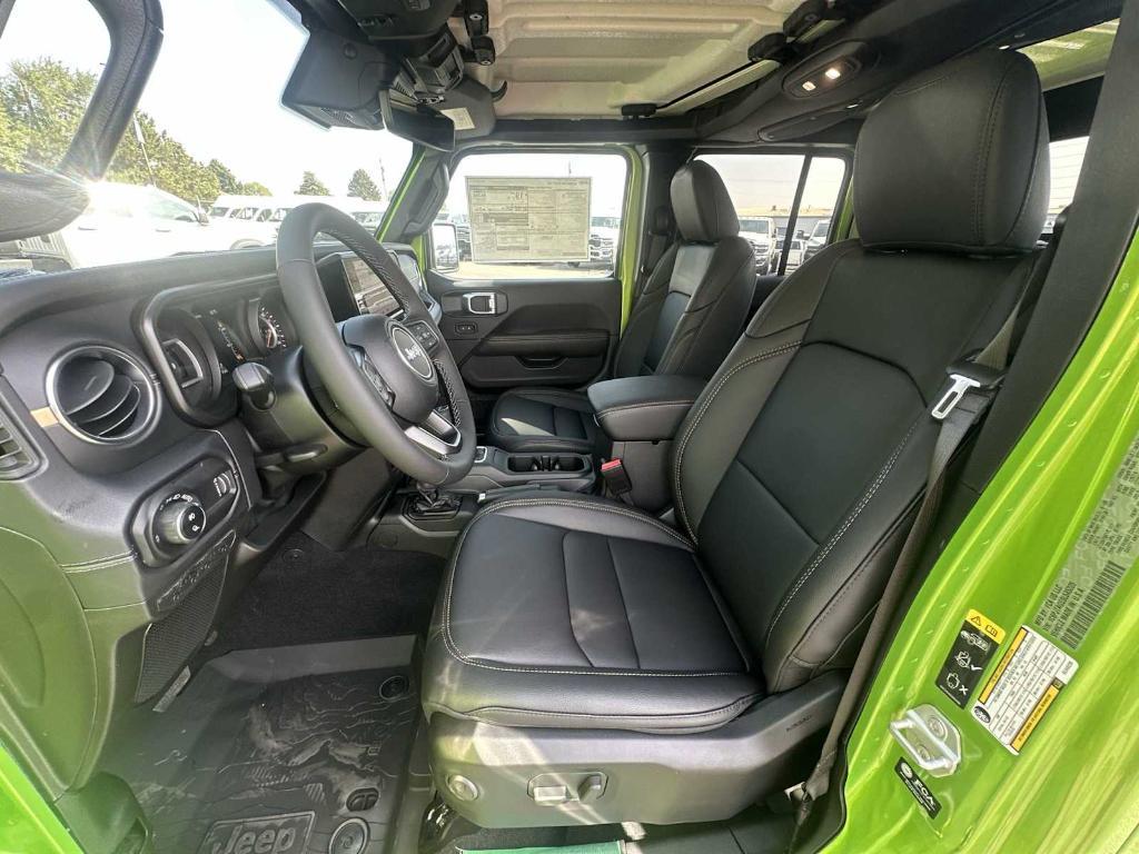 new 2025 Jeep Gladiator car, priced at $47,761