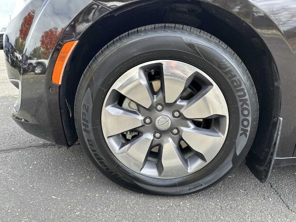 used 2018 Chrysler Pacifica Hybrid car, priced at $16,264