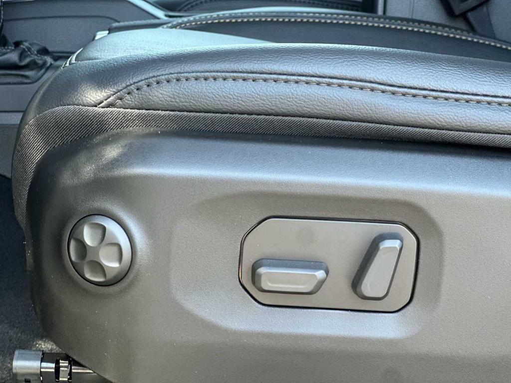 new 2025 Jeep Gladiator car, priced at $46,029