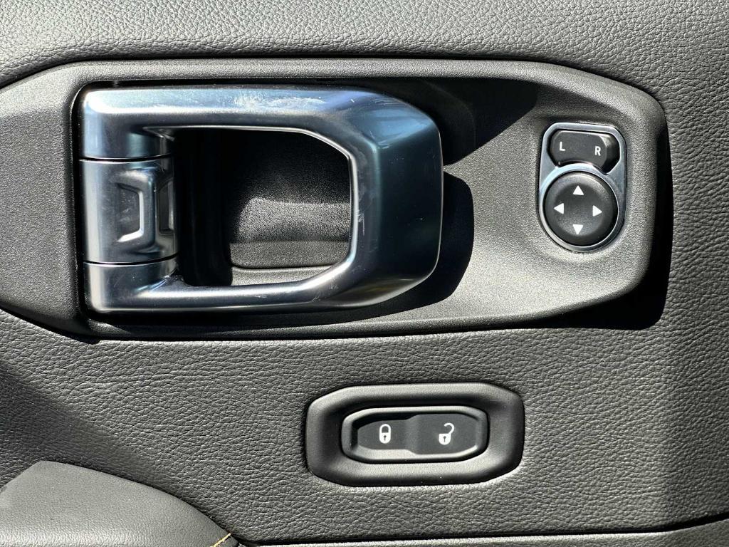 new 2025 Jeep Gladiator car, priced at $46,029