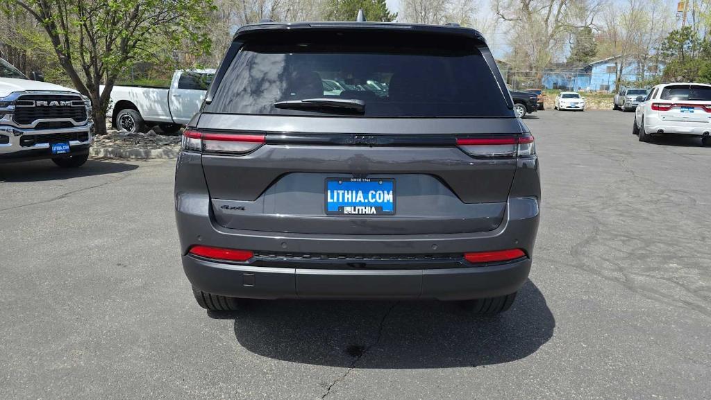 new 2025 Jeep Grand Cherokee car, priced at $41,922