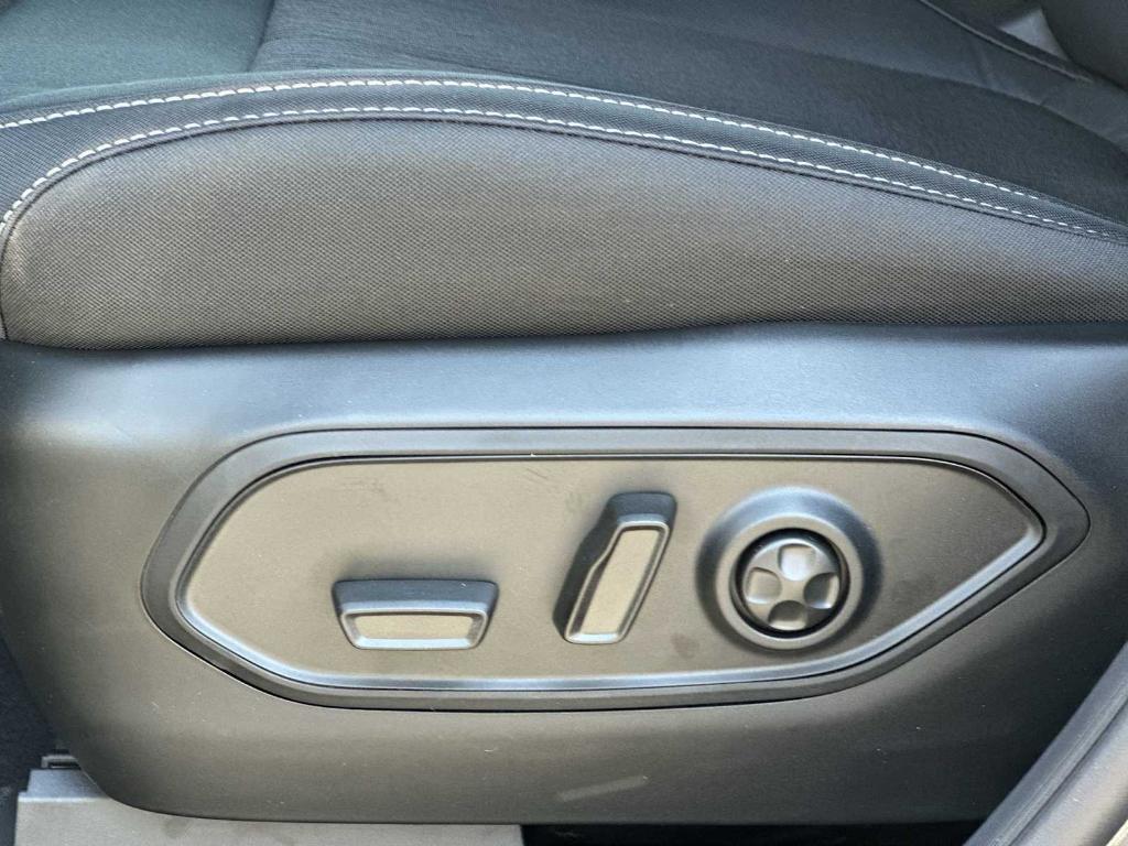 new 2025 Jeep Grand Cherokee car, priced at $36,540