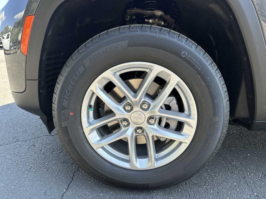 new 2025 Jeep Grand Cherokee car, priced at $36,540