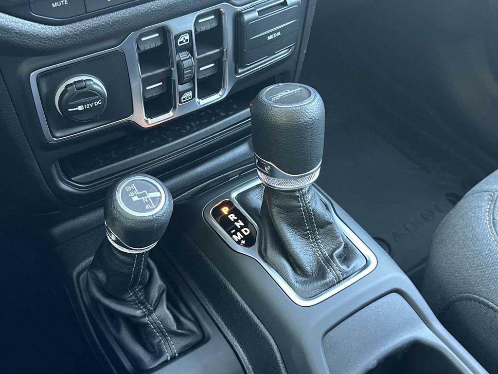 new 2025 Jeep Gladiator car, priced at $43,949