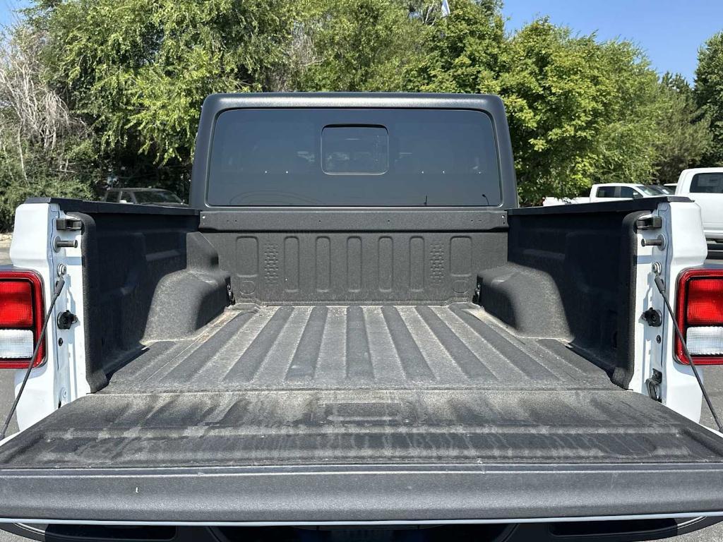 used 2021 Jeep Gladiator car, priced at $32,881