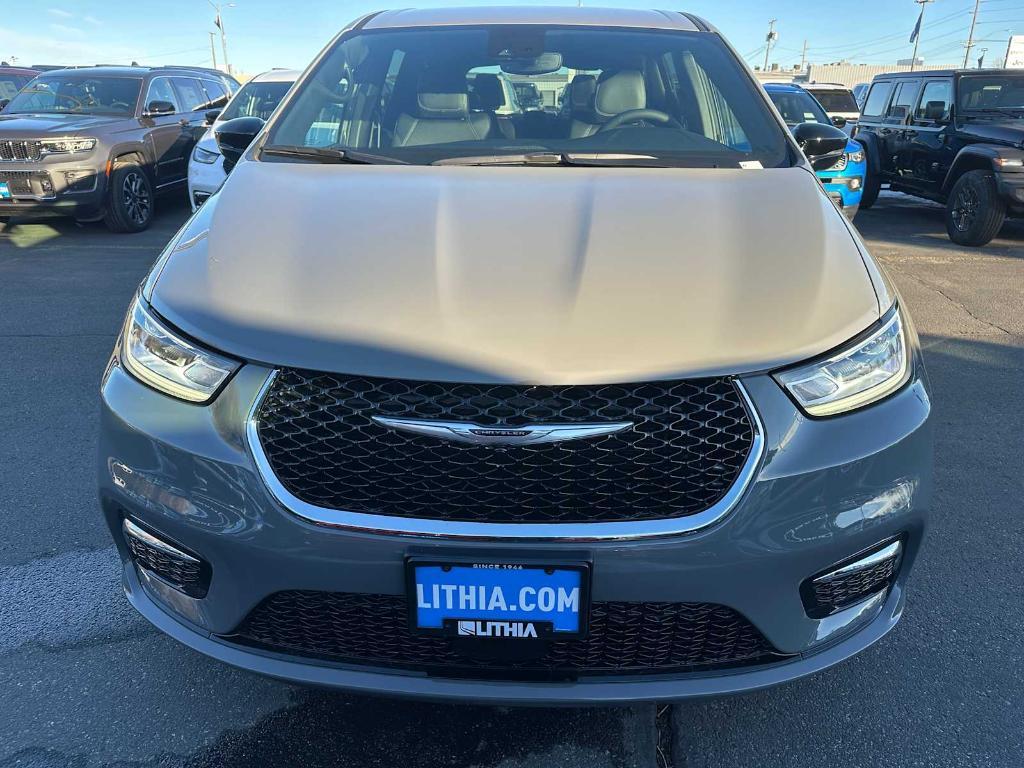 new 2025 Chrysler Pacifica car, priced at $42,754