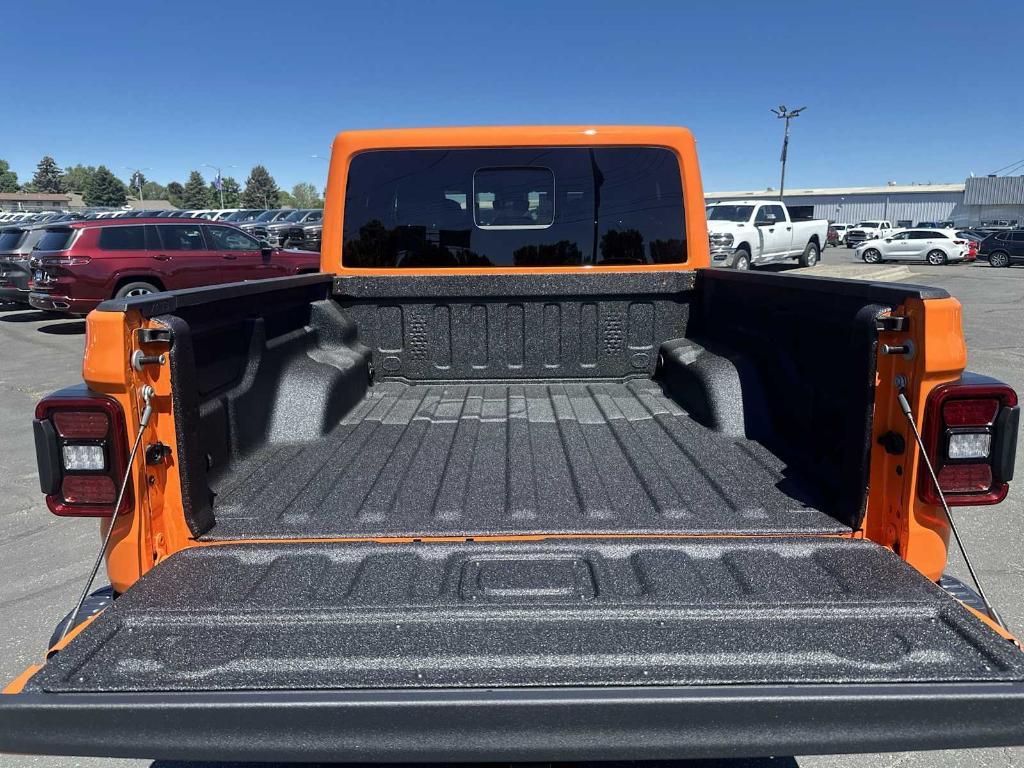 new 2025 Jeep Gladiator car, priced at $52,053