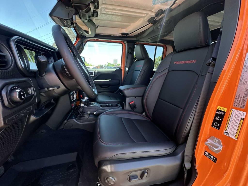 new 2025 Jeep Gladiator car, priced at $52,053