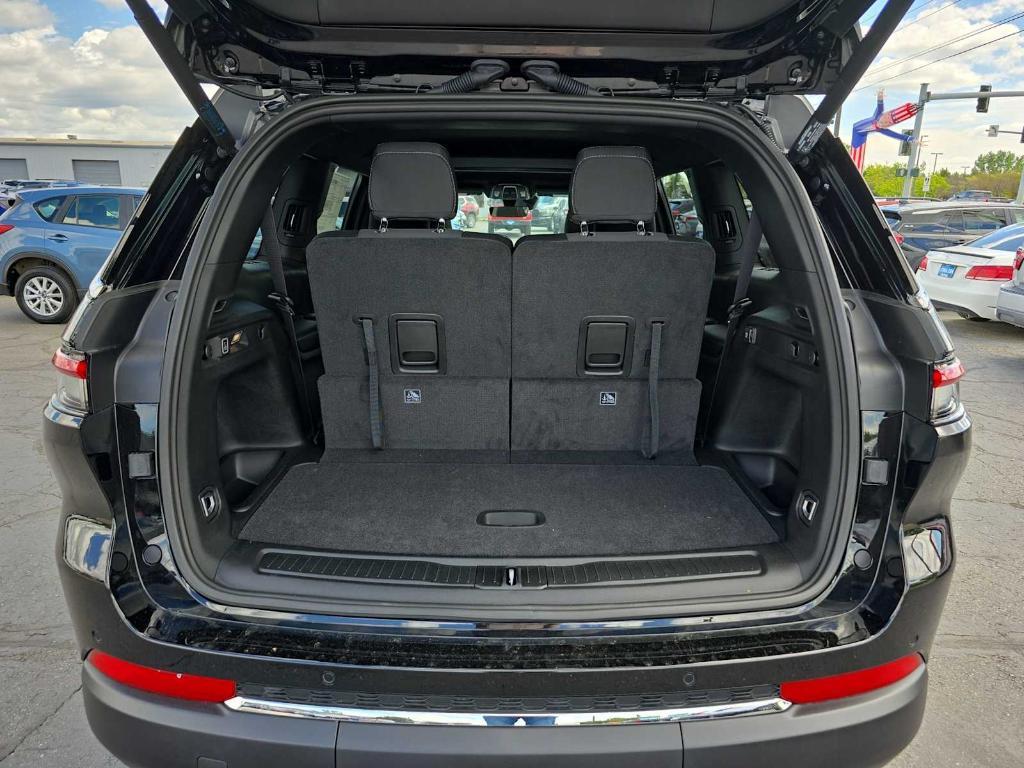 new 2025 Jeep Grand Cherokee L car, priced at $43,424