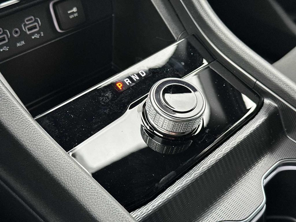 new 2025 Jeep Grand Cherokee car, priced at $38,375