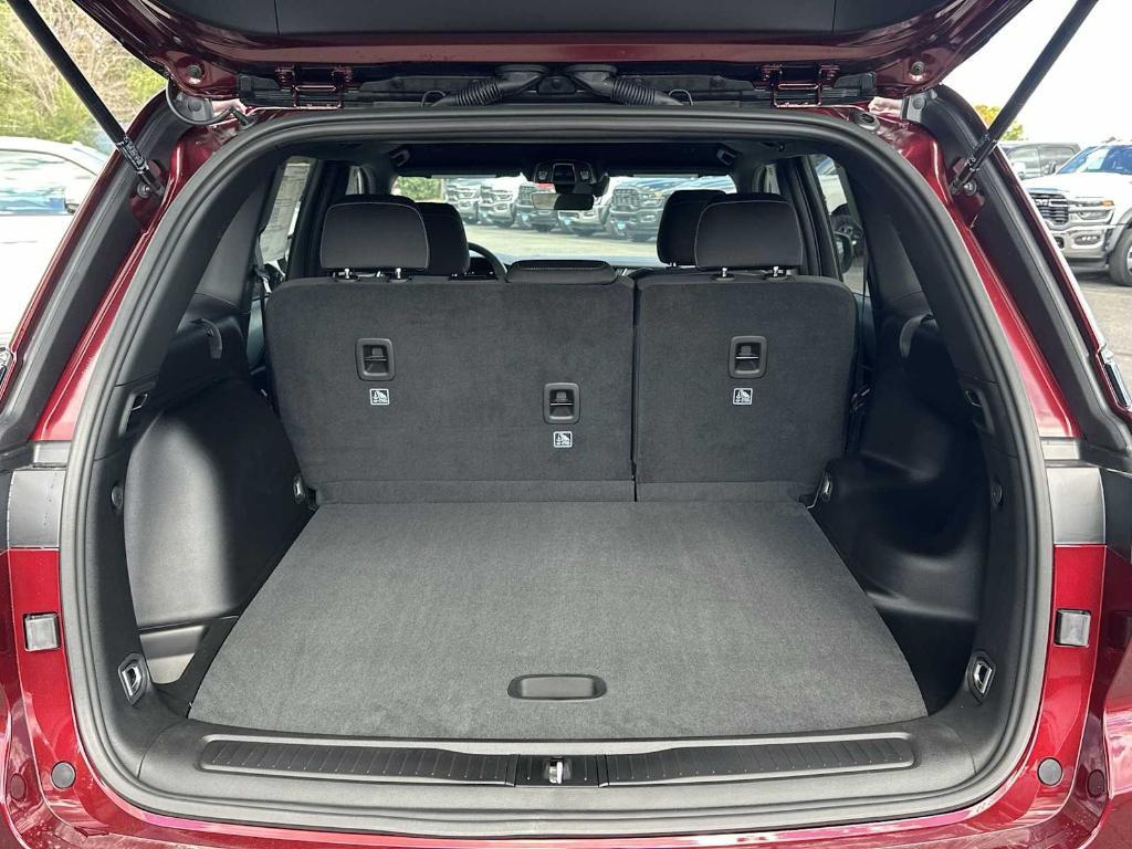 new 2025 Jeep Grand Cherokee car, priced at $35,454