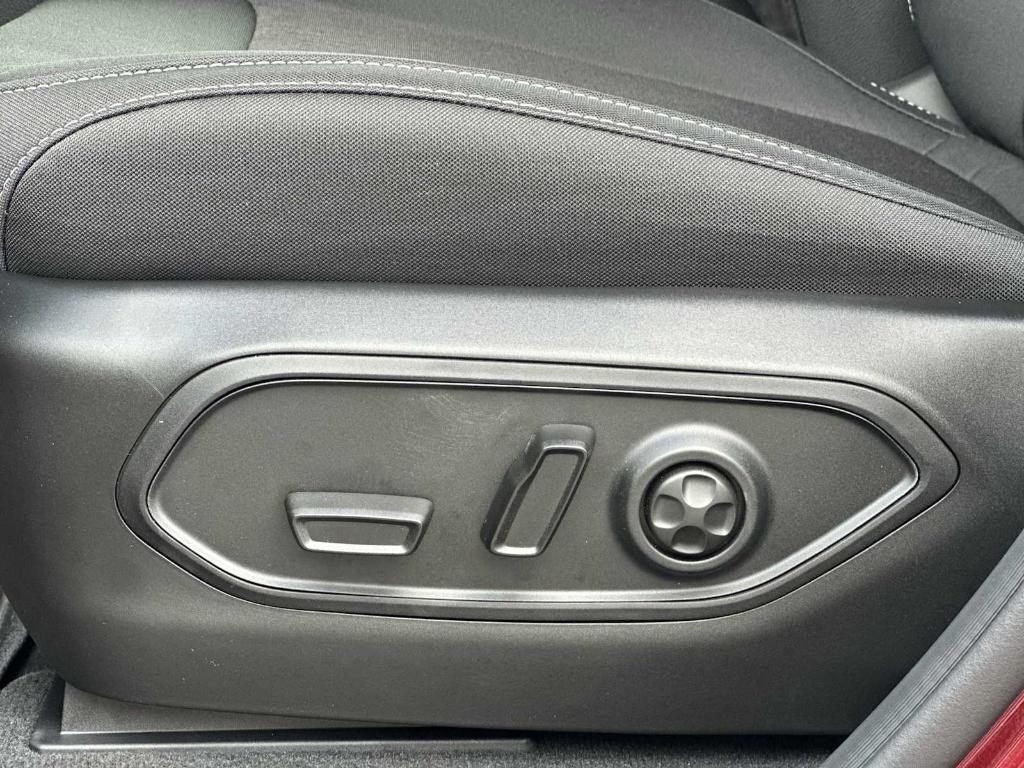 new 2025 Jeep Grand Cherokee car, priced at $35,454