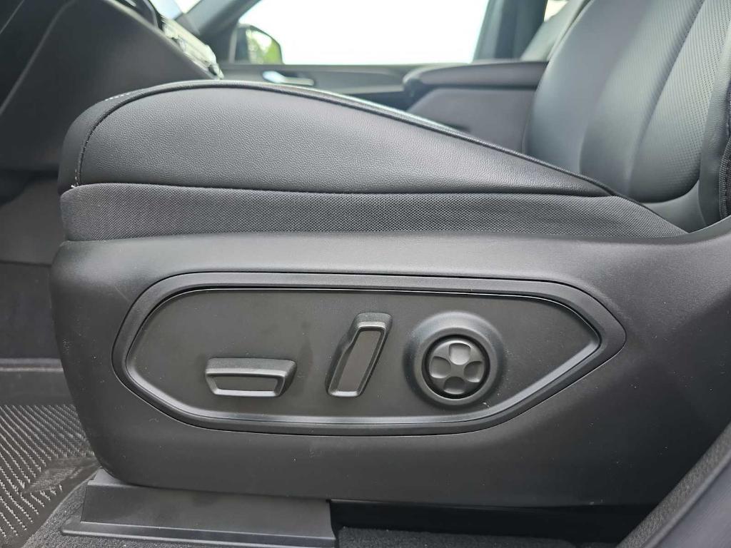 new 2025 Jeep Grand Cherokee car, priced at $52,046