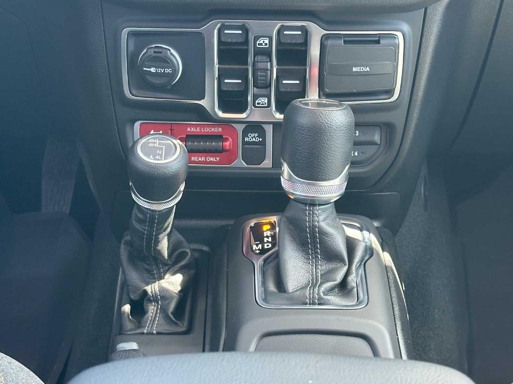 new 2025 Jeep Gladiator car, priced at $48,477