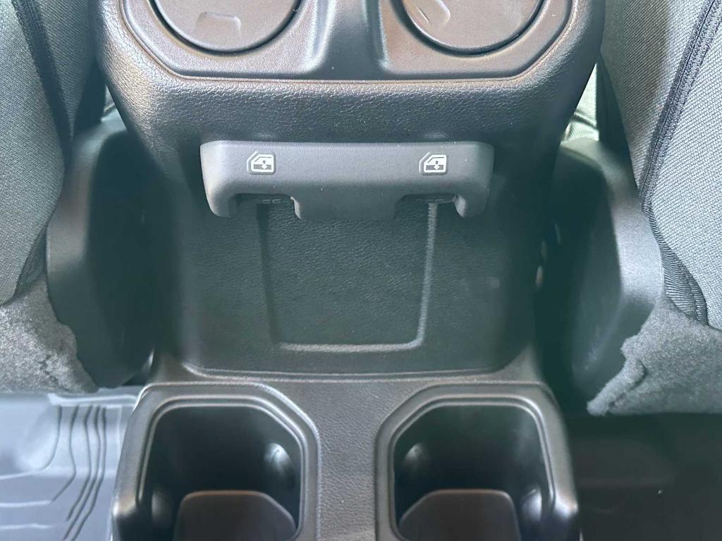 new 2025 Jeep Gladiator car, priced at $48,477