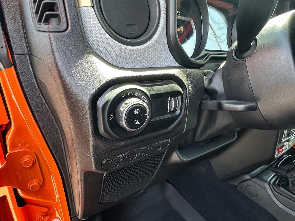 new 2025 Jeep Gladiator car, priced at $48,477