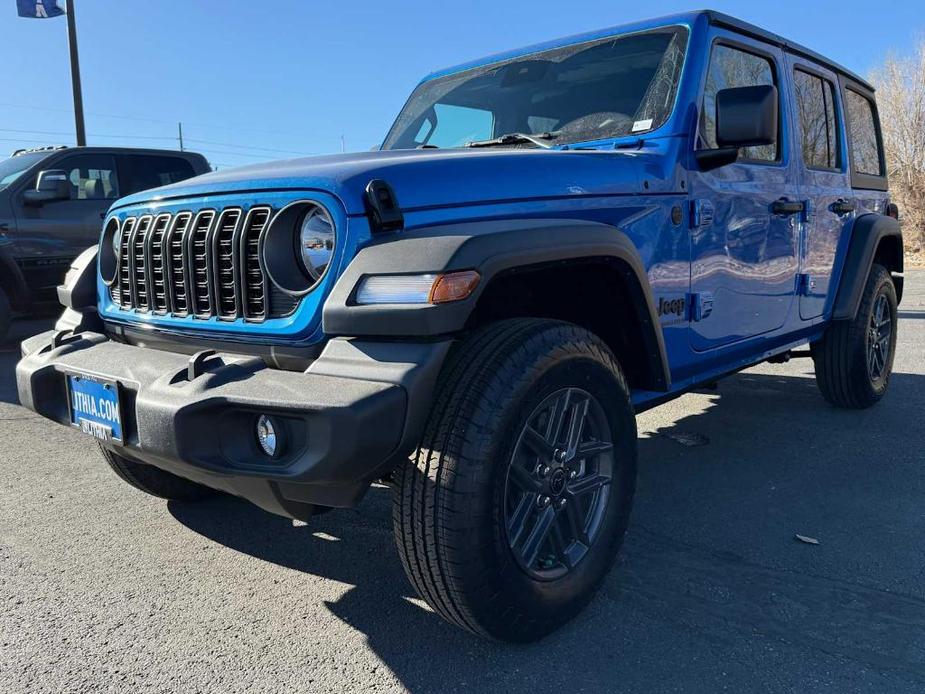 new 2025 Jeep Wrangler car, priced at $41,562