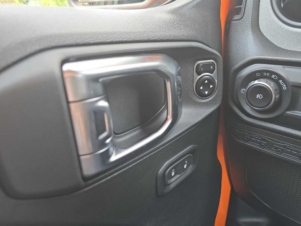 new 2025 Jeep Wrangler car, priced at $52,380