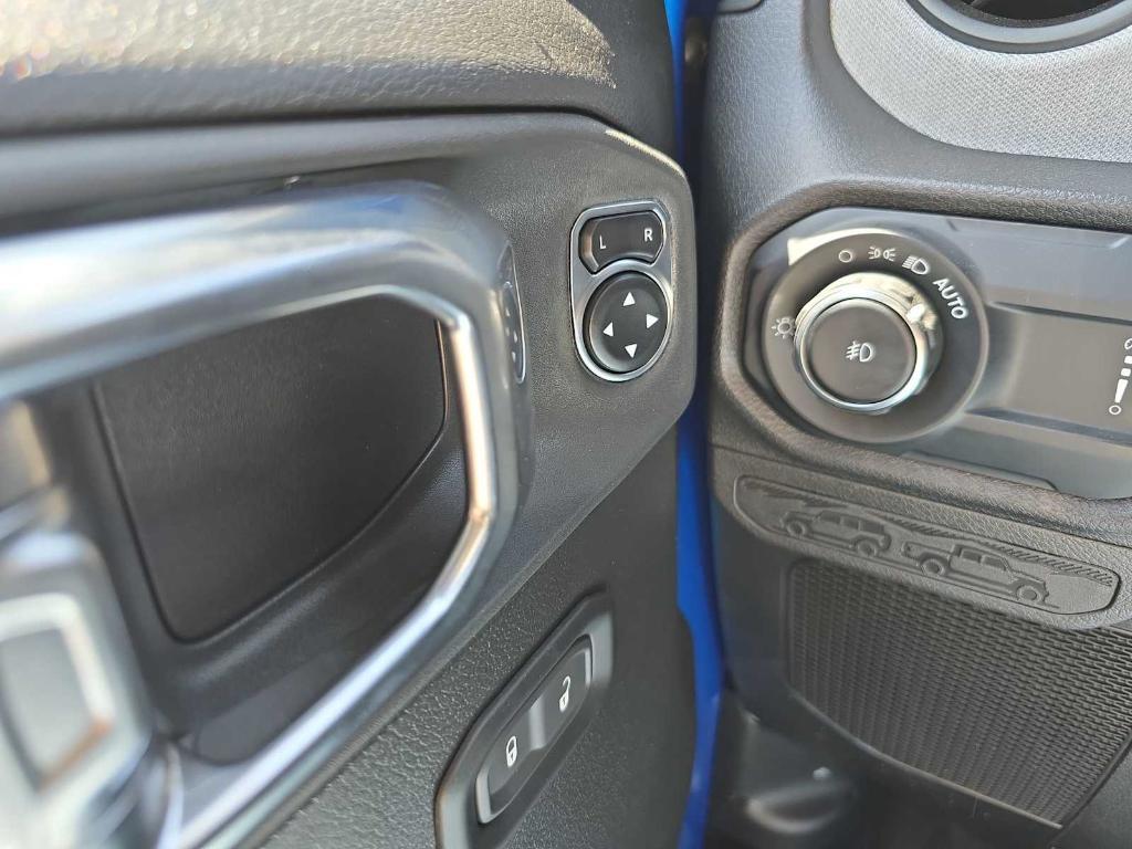 new 2025 Jeep Wrangler car, priced at $51,445