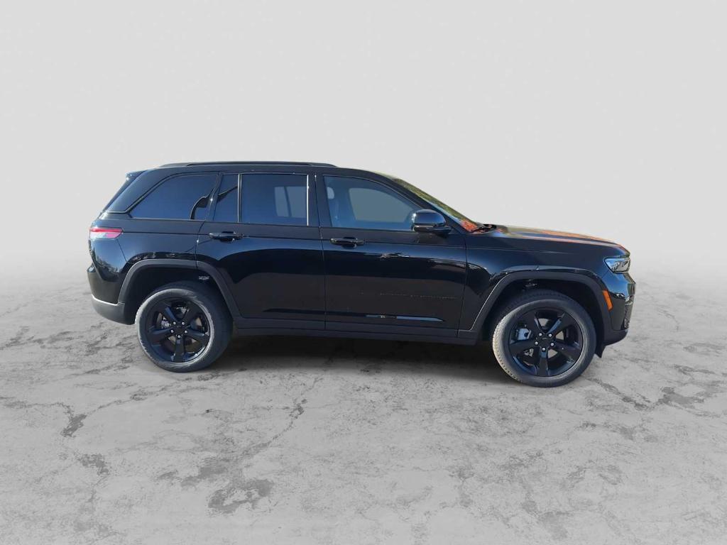 new 2025 Jeep Grand Cherokee car, priced at $50,485
