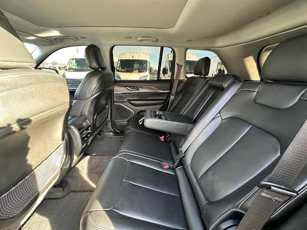 used 2022 Jeep Grand Cherokee car, priced at $31,239