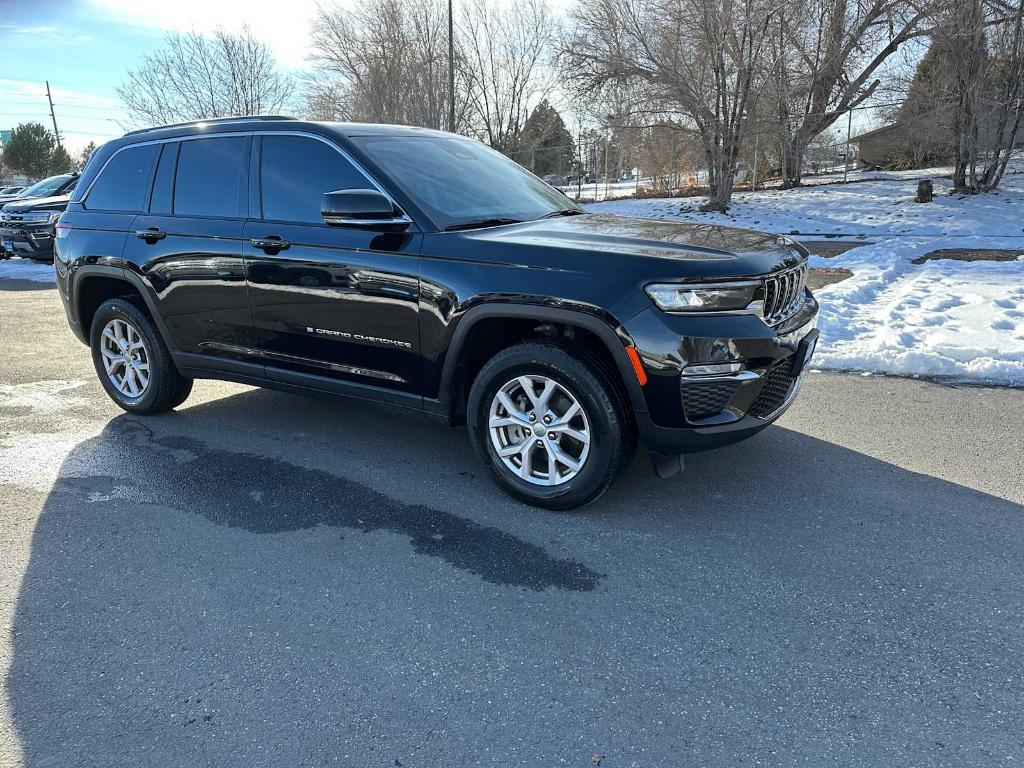 used 2022 Jeep Grand Cherokee car, priced at $31,239