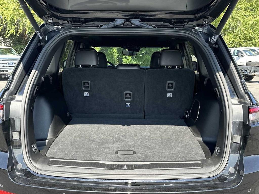 used 2024 Jeep Grand Cherokee car, priced at $34,563