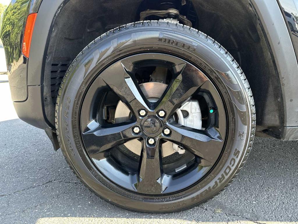 used 2024 Jeep Grand Cherokee car, priced at $34,563