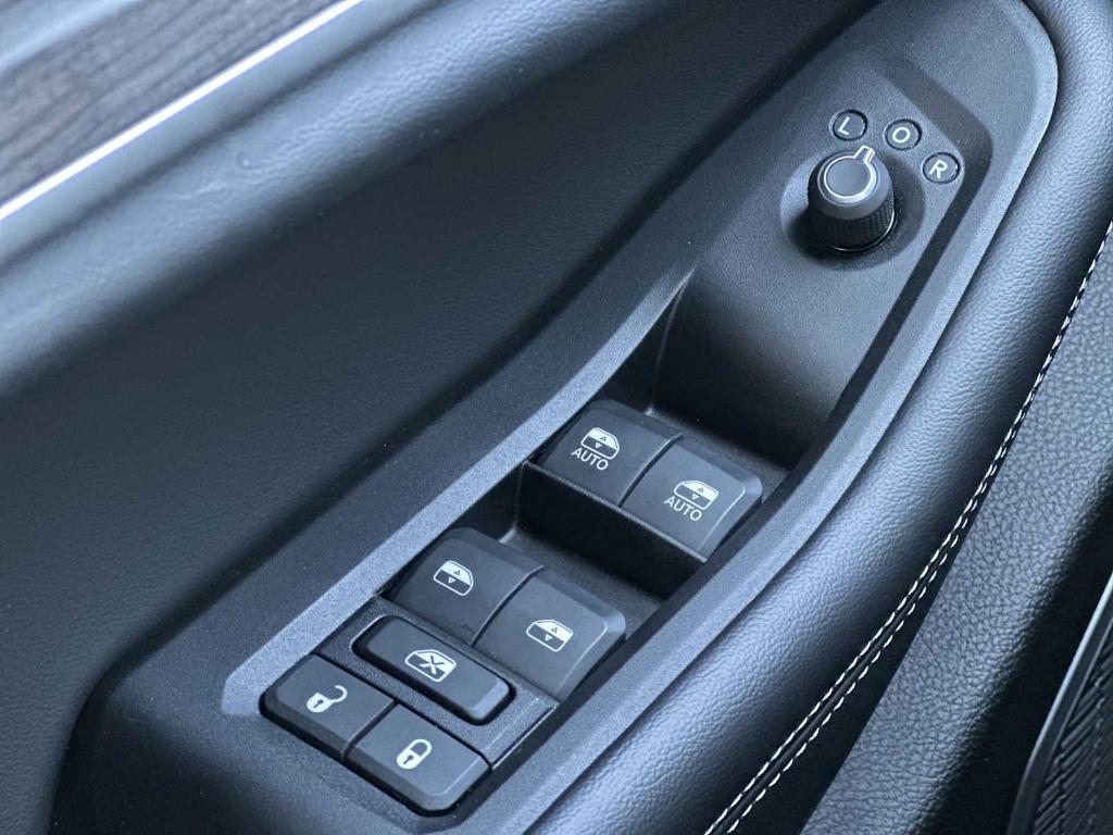 used 2024 Jeep Grand Cherokee car, priced at $34,563