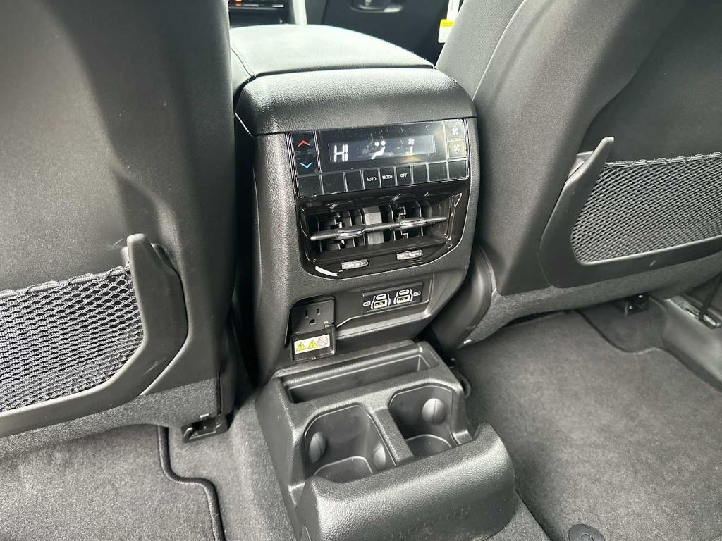 new 2025 Jeep Grand Cherokee L car, priced at $39,336