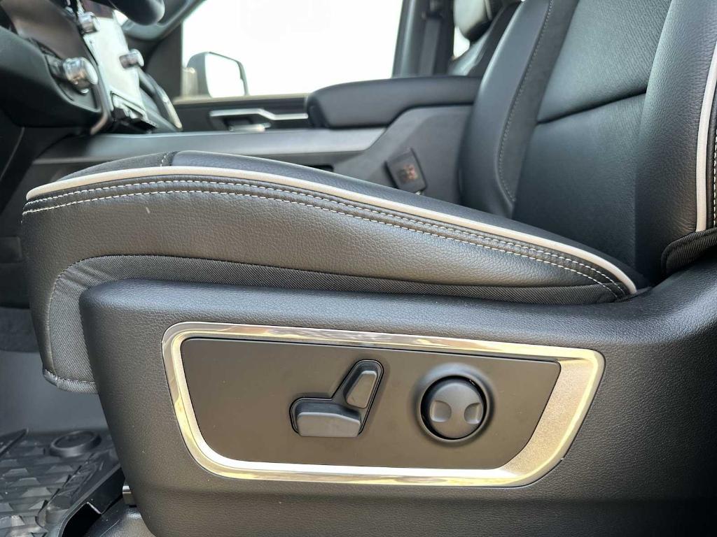 new 2025 Ram 1500 car, priced at $57,757