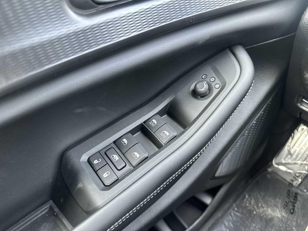 new 2025 Jeep Grand Cherokee car, priced at $44,570