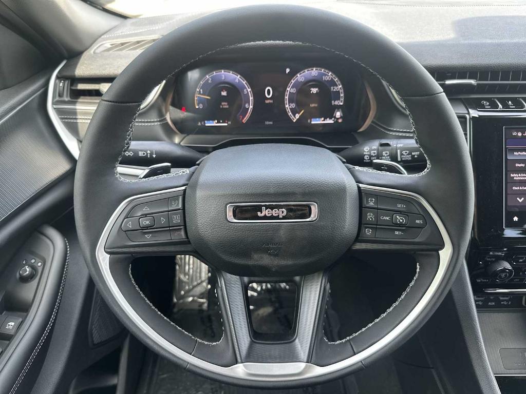 new 2025 Jeep Grand Cherokee car, priced at $44,570