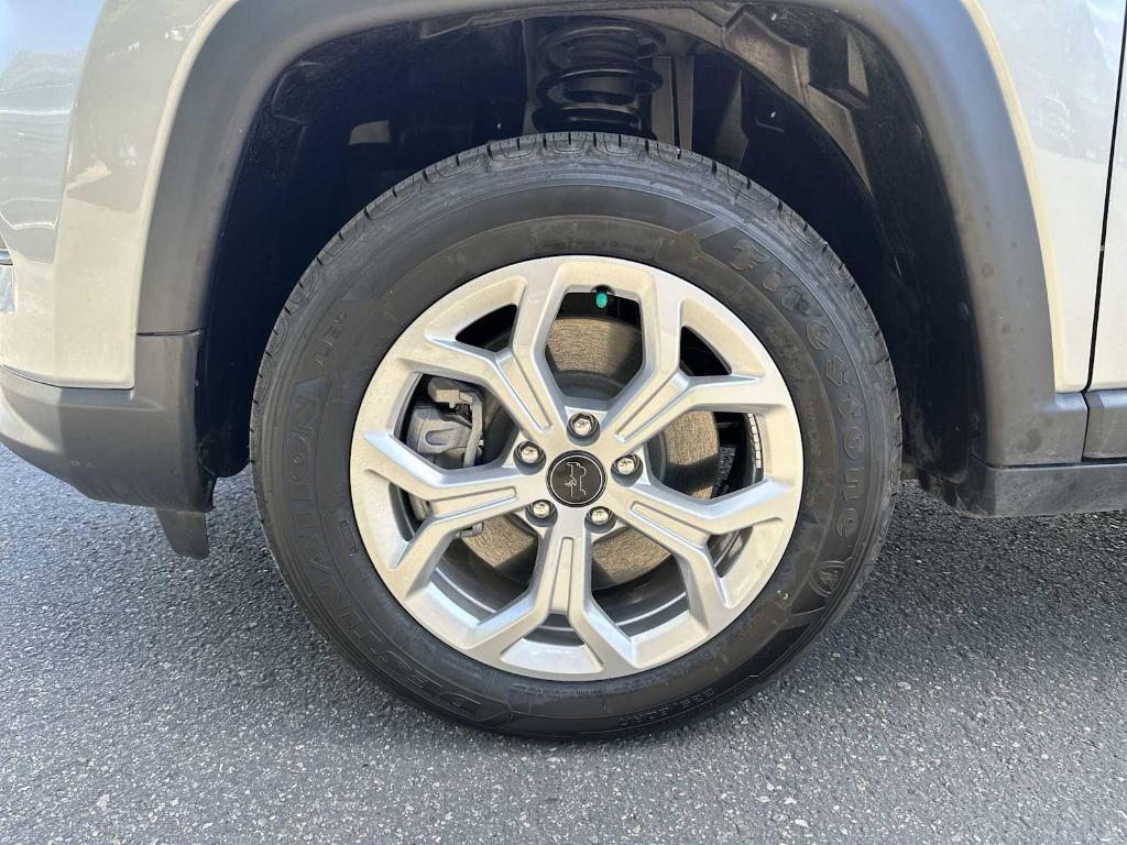 new 2025 Jeep Compass car, priced at $26,605
