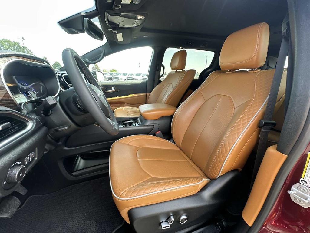 used 2023 Chrysler Pacifica car, priced at $41,982