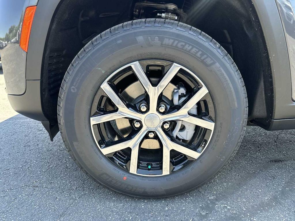 new 2025 Jeep Grand Cherokee car, priced at $42,961