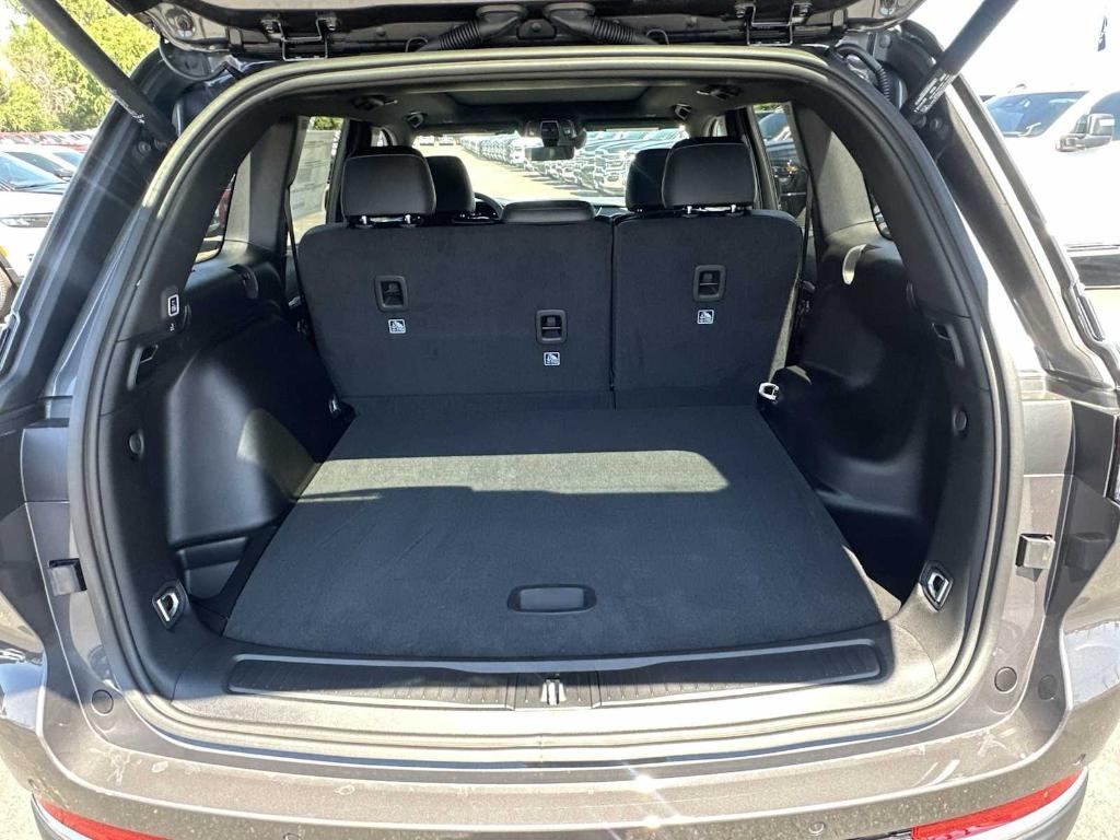 new 2025 Jeep Grand Cherokee car, priced at $42,961