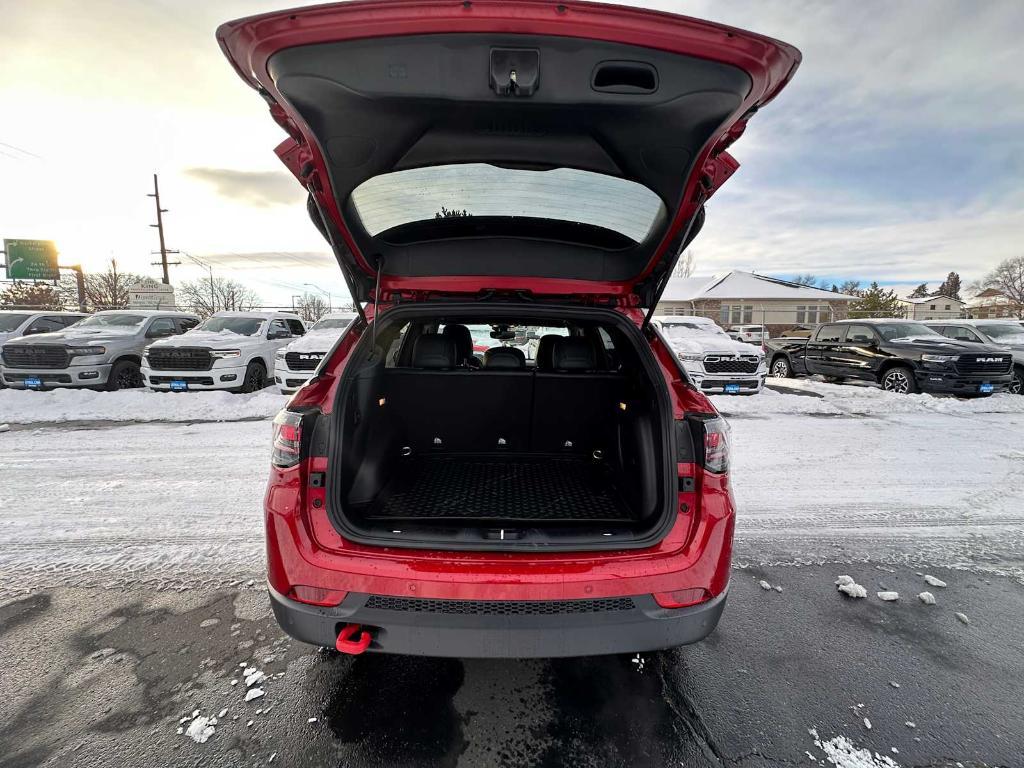 new 2025 Jeep Compass car, priced at $36,082