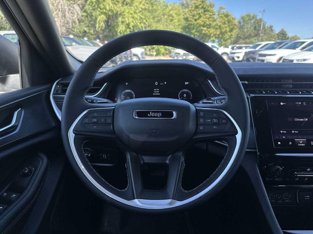 new 2025 Jeep Grand Cherokee car, priced at $35,288