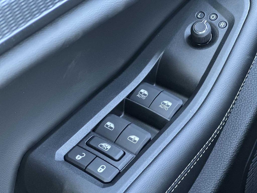 new 2025 Jeep Grand Cherokee car, priced at $35,288