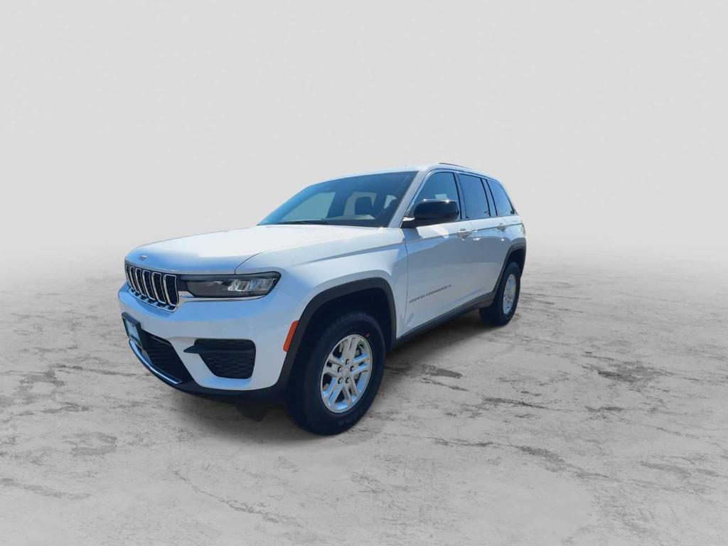 new 2025 Jeep Grand Cherokee car, priced at $35,288
