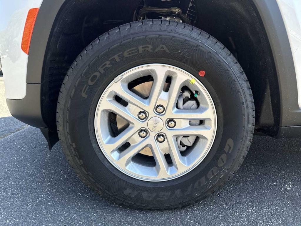 new 2025 Jeep Grand Cherokee car, priced at $35,288