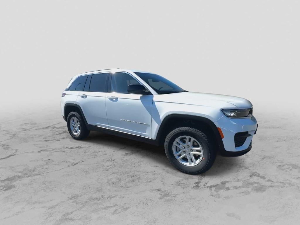 new 2025 Jeep Grand Cherokee car, priced at $35,288