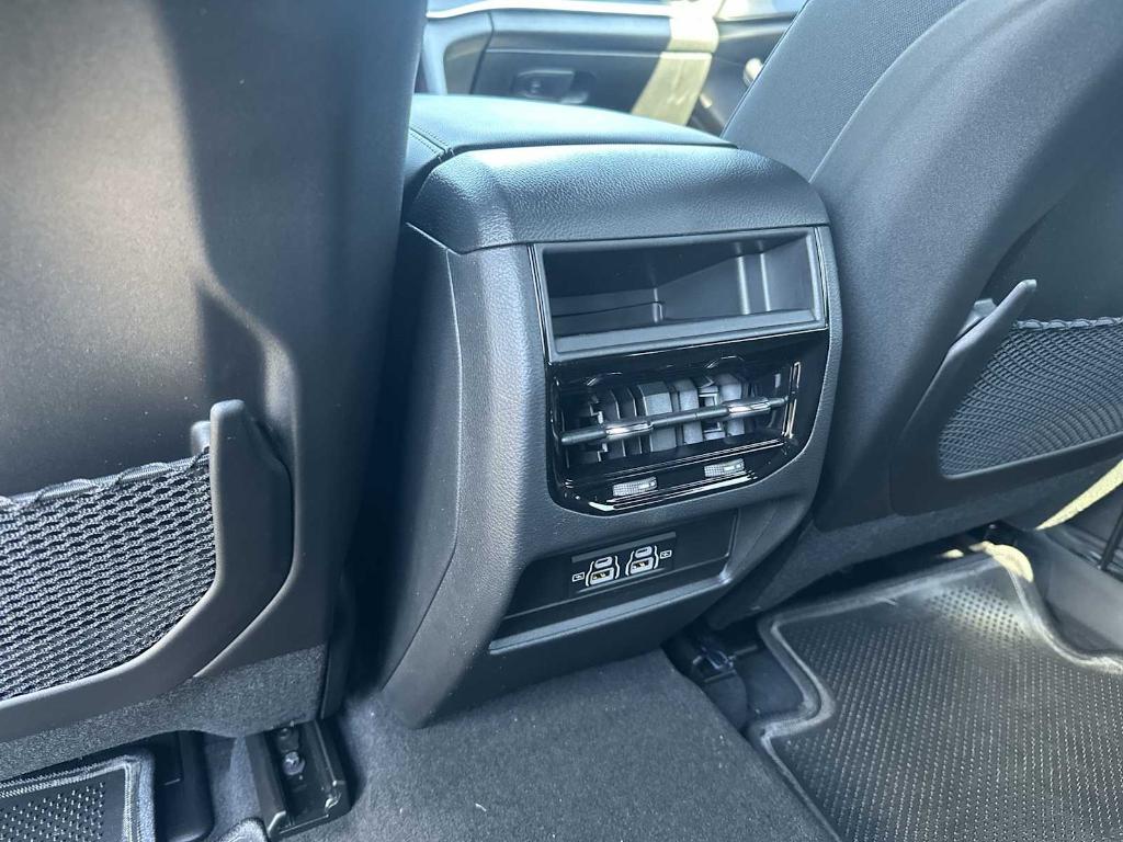 new 2025 Jeep Grand Cherokee car, priced at $35,288